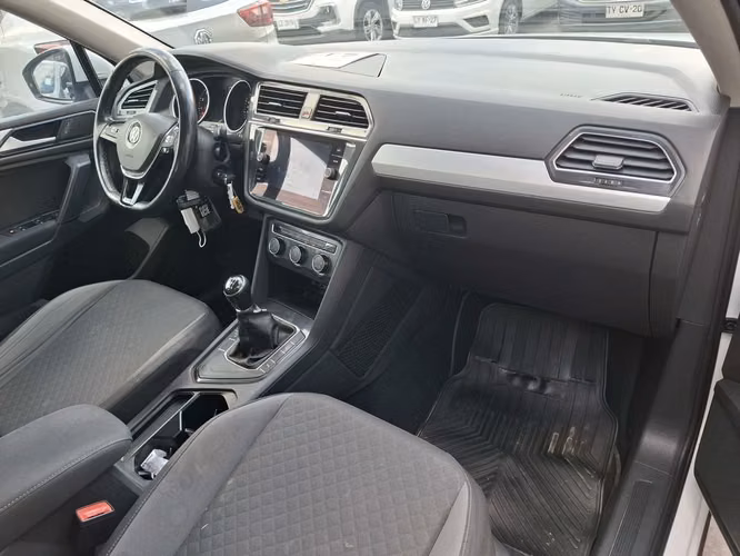 VOLKSWAGEN TIGUAN 2018 - Imagen 14
