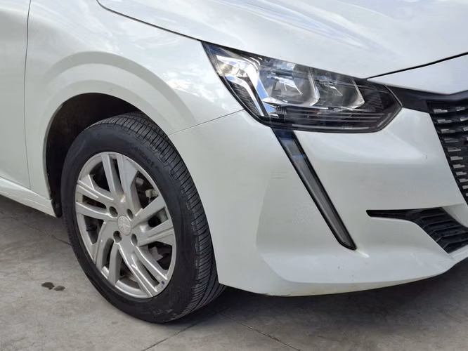 PEUGEOT 208 2023