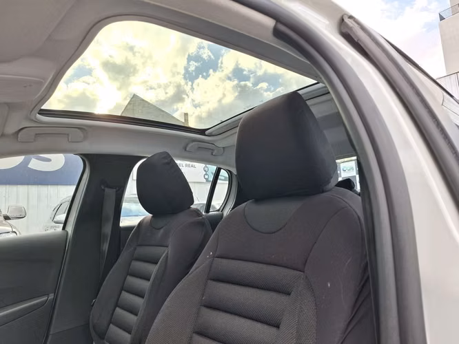 PEUGEOT 208 2023