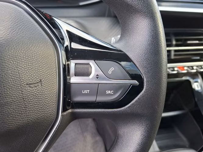 PEUGEOT 208 2023