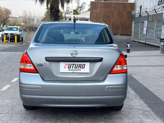 NISSAN TIIDA SEDAN SE MT - 2011 | 4312
