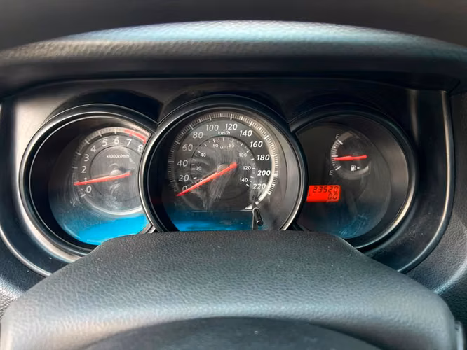 NISSAN TIIDA SEDAN SE MT - 2011 | 4312