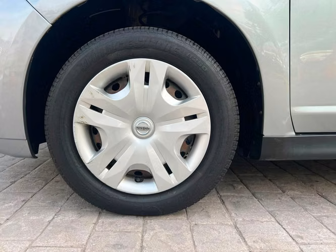 NISSAN TIIDA SEDAN SE MT - 2011 | 4312