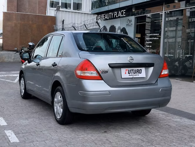 NISSAN TIIDA SEDAN SE MT - 2011 | 4312
