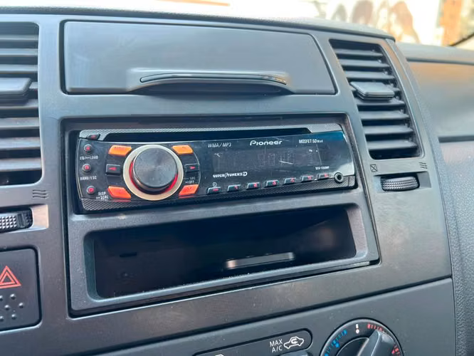 NISSAN TIIDA SEDAN SE MT - 2011 | 4312