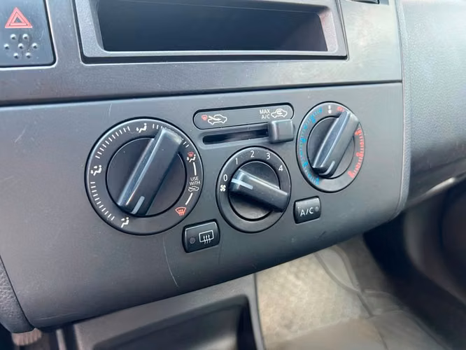 NISSAN TIIDA SEDAN SE MT - 2011 | 4312