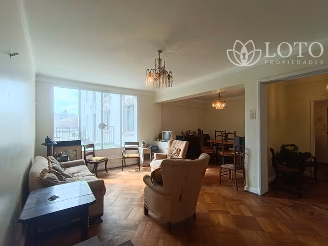 Venta de amplio departamento en centro de Viña, a pasos de plaza Vergara.