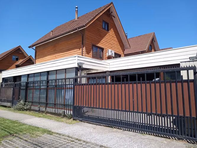 SE VENDE CASA SECTOR LOMAS DE SAN SEBASTIÁN