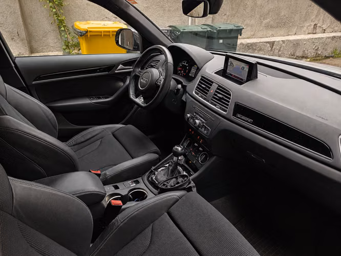 AUDI Q3 S-LINE QUATTRO 2.0 AUT - 2019 | 4453