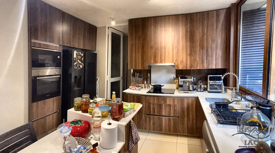 VENTA ESPECTACULAR CASA 6 DORM 4 BAÑOS + SERVICIOS - Imagen 7