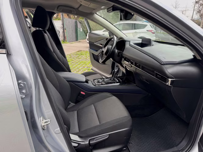 MAZDA CX-30 2.0 AUTOMATICO SOLO 45.000 KM MANTENCIONES DERCO FULL CARPLAY CAMARA VER EN LAS CONDES 2022 - Imagen 16