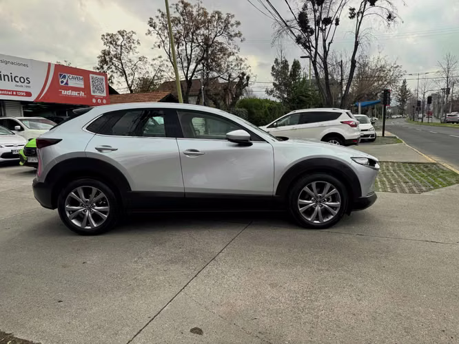 MAZDA CX-30 2.0 AUTOMATICO SOLO 45.000 KM MANTENCIONES DERCO FULL CARPLAY CAMARA VER EN LAS CONDES 2022 - Imagen 10