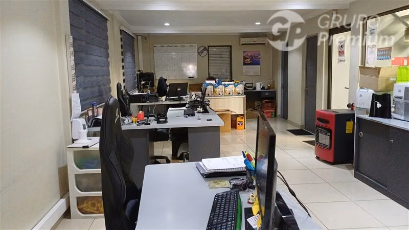 Venta oficina con bodegas y estacionamientos Ñuñoa - Imagen 4