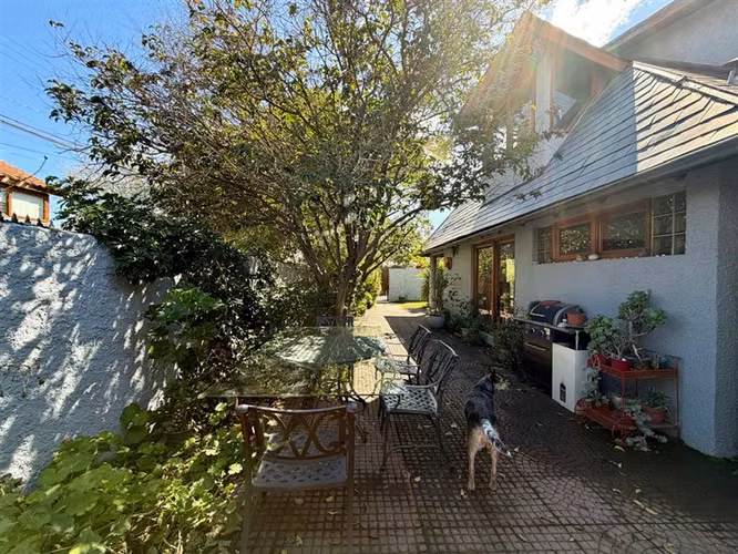 Casa en venta de 4 dorm. en Vitacura