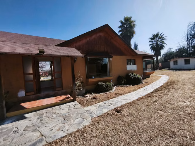 Amplia Parcela con Dos Casas y Piscina en Talagante - Imagen 2