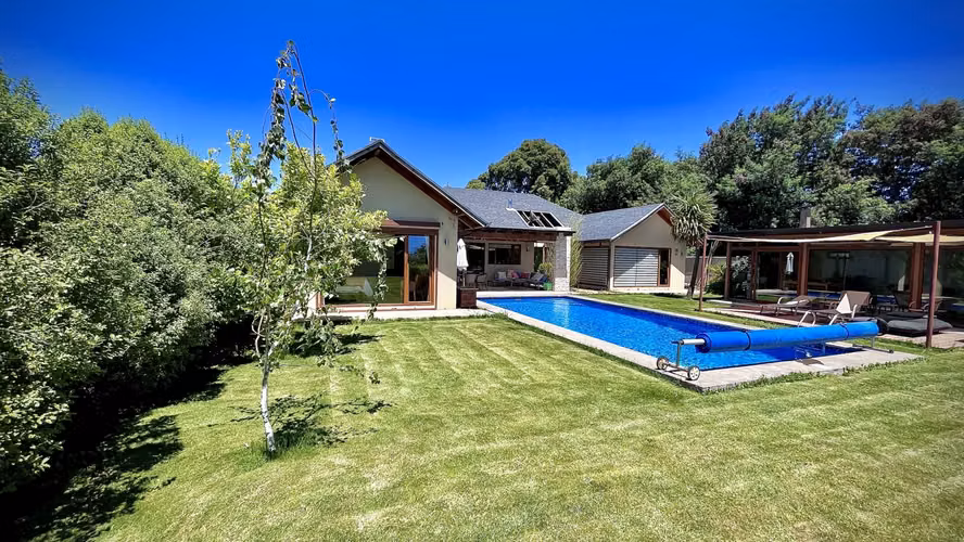 Casa Exclusiva en Venta en Angol | 410 m² Construidos