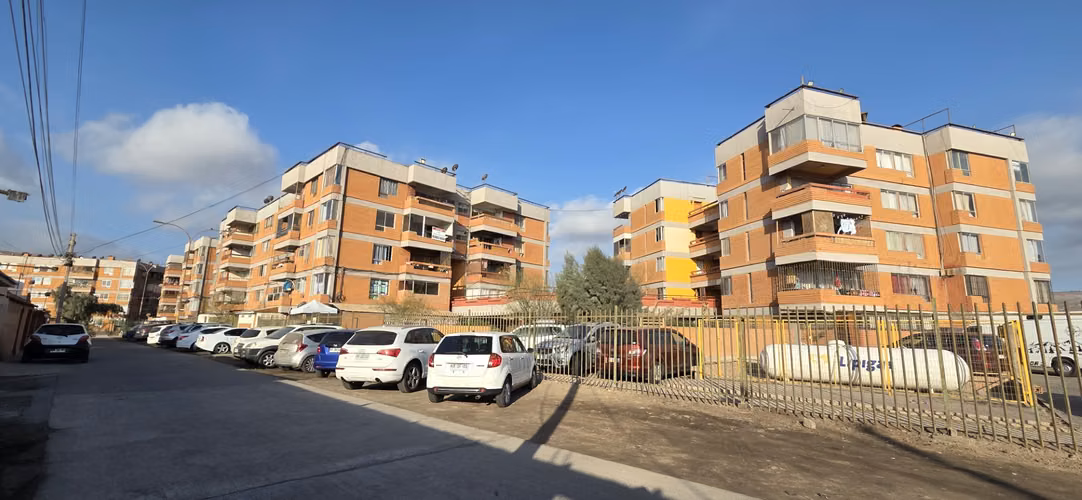 DEPARTAMENTO EMPART V, PRIMER PISO, TERRAZA AMPLIADA Y CERRADA