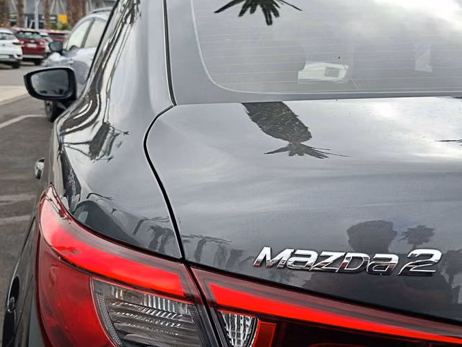 MAZDA 2 SEDAN 2020