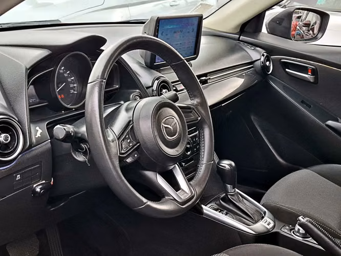 MAZDA 2 SEDAN 2020