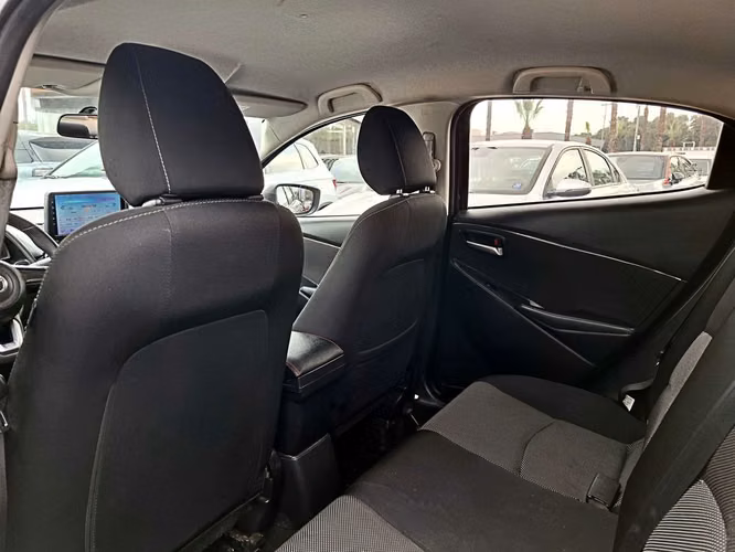 MAZDA 2 SEDAN 2020