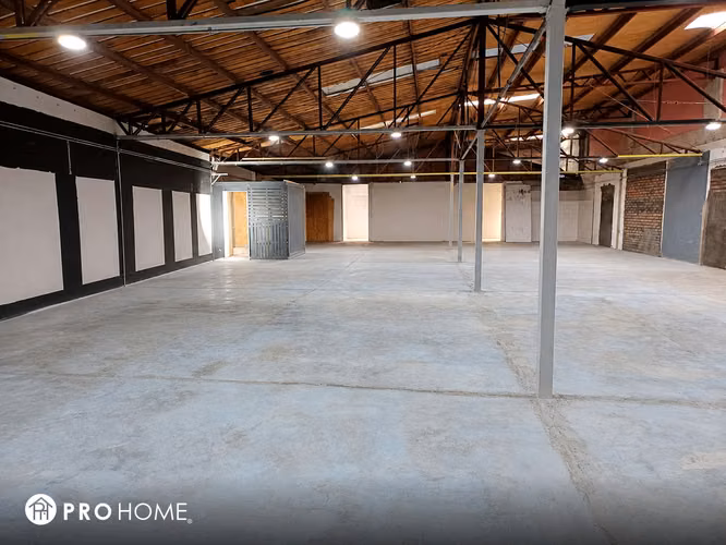 Local comercial 1.104 m2 planta libre, centro de Osorno - Imagen 11