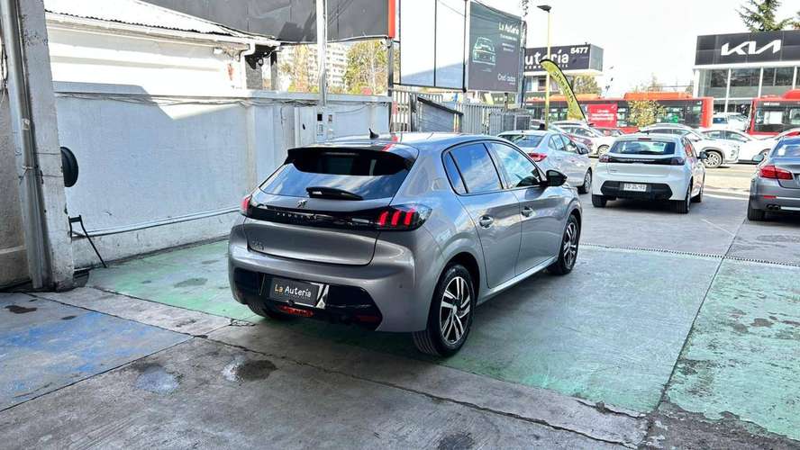 Peugeot 208 ALLURE 1.2 PURETECH 100 HB (2023) - Imagen 3