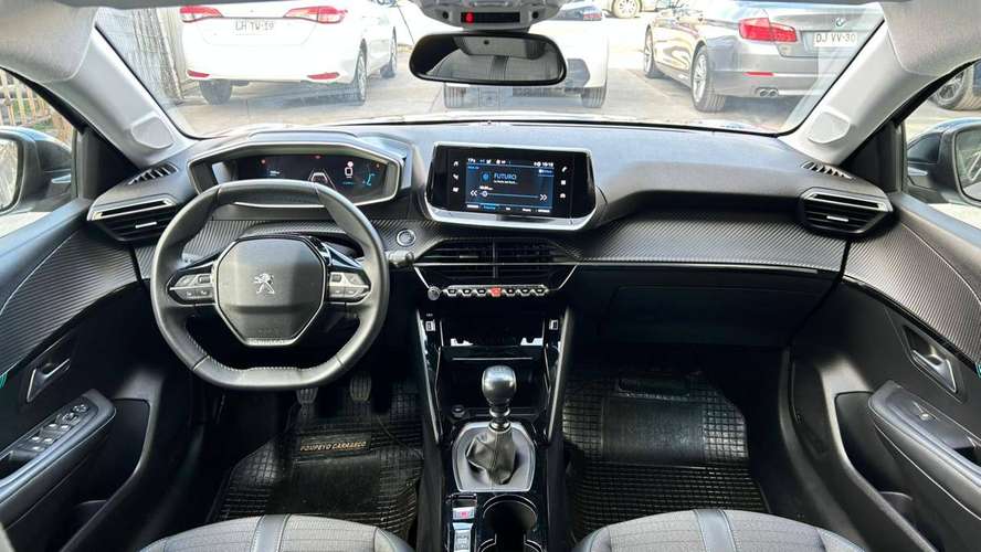 Peugeot 208 ALLURE 1.2 PURETECH 100 HB (2023) - Imagen 11