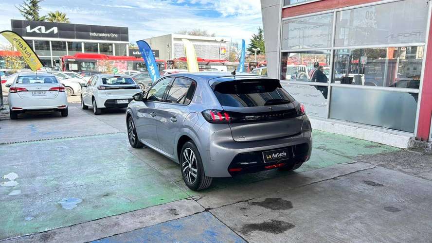 Peugeot 208 ALLURE 1.2 PURETECH 100 HB (2023) - Imagen 4