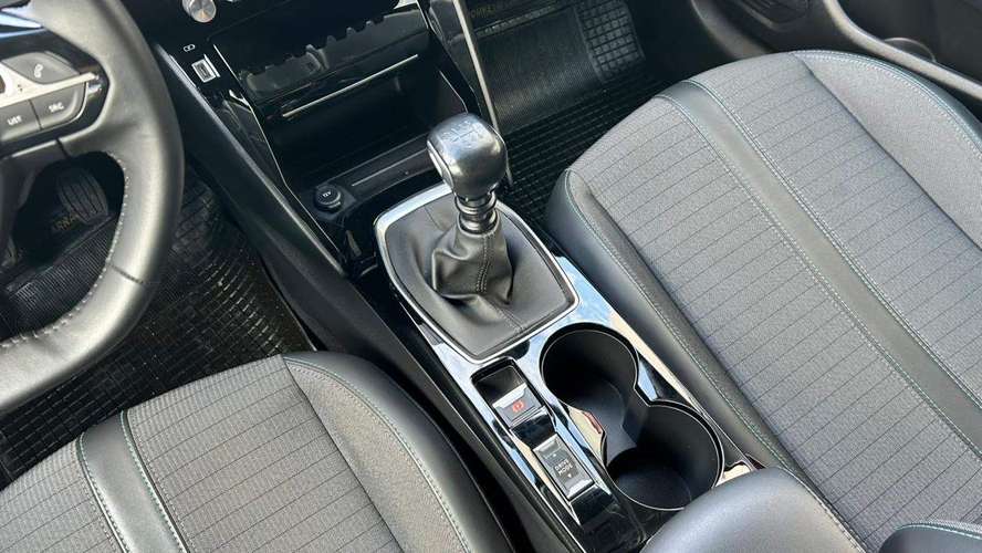 Peugeot 208 ALLURE 1.2 PURETECH 100 HB (2023) - Imagen 14
