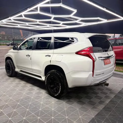 Mitsubishi Montero Sport 3.0 AT 4X2 (2019) - Imagen 10