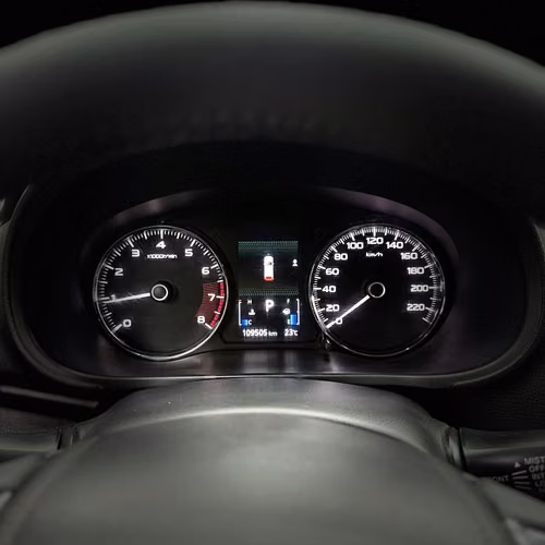 Mitsubishi Montero Sport 3.0 AT 4X2 (2019) - Imagen 6