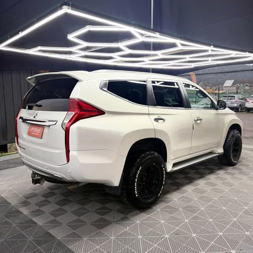 Mitsubishi Montero Sport 3.0 AT 4X2 (2019) - Imagen 8