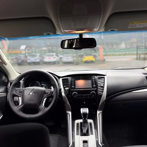 Mitsubishi Montero Sport 3.0 AT 4X2 (2019) - Imagen 4