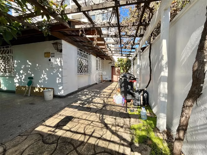 Casa en arriendo de 2 dorm. en La Cisterna