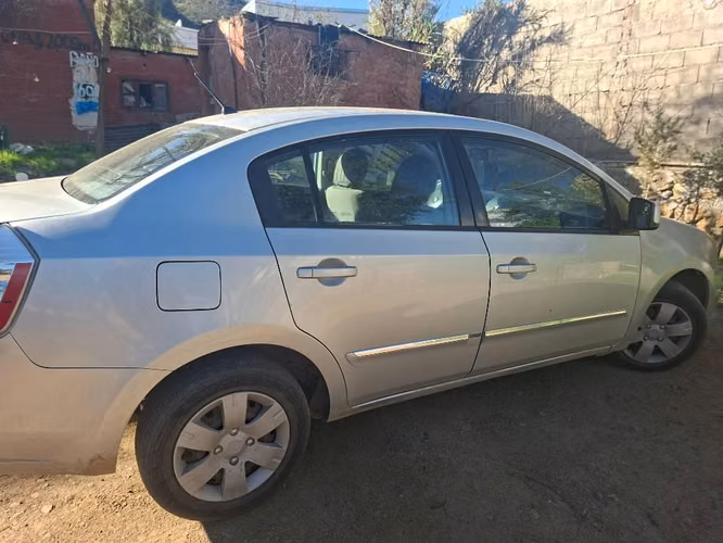 Vendo nissan - Imagen 5