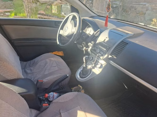 Vendo nissan - Imagen 4