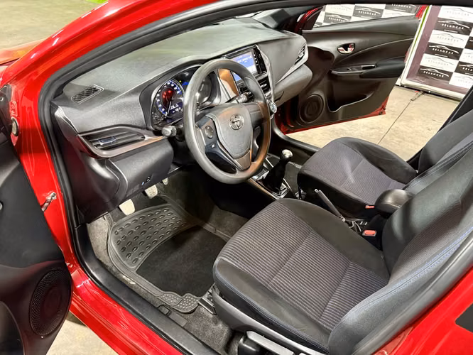 TOYOTA YARIS SPORT