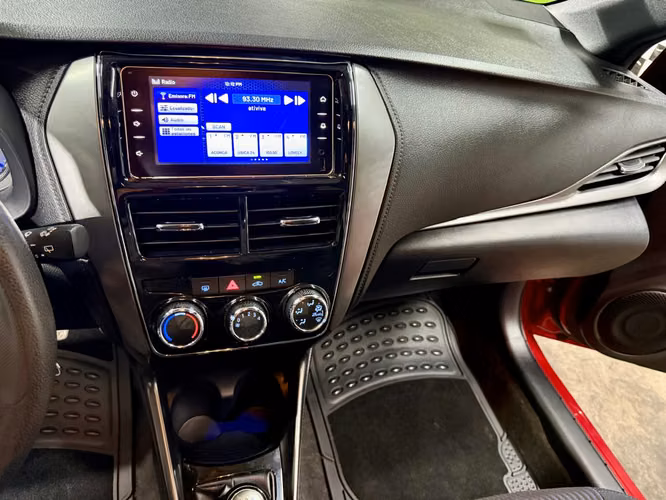 TOYOTA YARIS SPORT