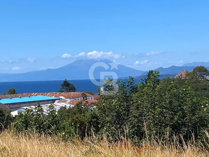 Terreno con proyección Comercial cerca de  Clínica.