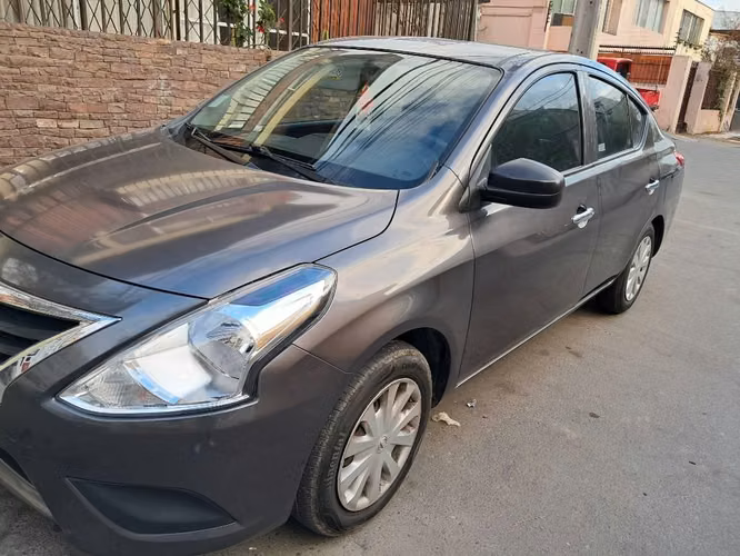 Venta auto nissan versa drive 2022