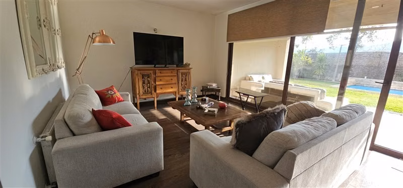 Casa en venta de 3 dorm. en Colina