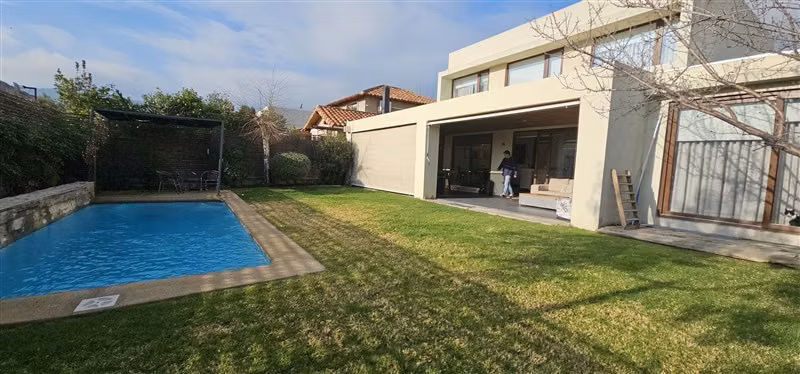 Casa en venta de 3 dorm. en Colina