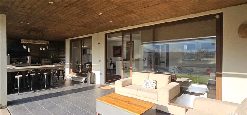 Casa en venta de 3 dorm. en Colina