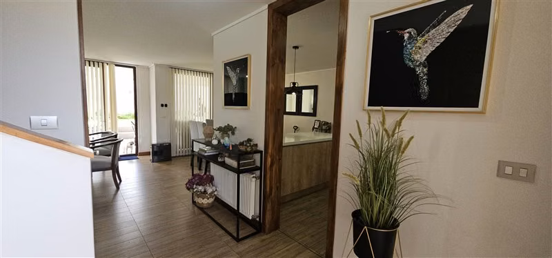 Casa en venta de 4 dorm. en Peñalolén