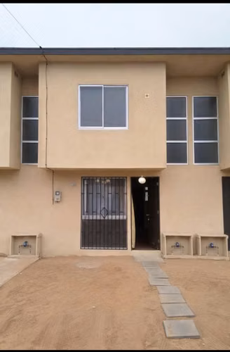 Hermosa casa Cond Laguna Saladita 3D/1B/2E UF 2250