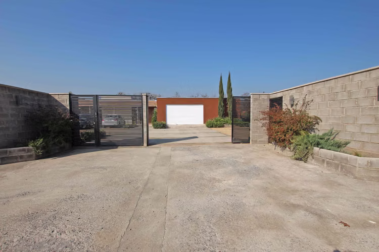 VENTA CASA EN CONDOMINIO 7HAB 5BA CALERA DE TANGO