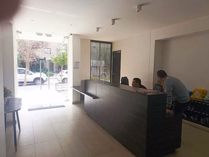 Precioso, amplio, luminoso, cómodo y moderno departamento en Providencia - Imagen 3