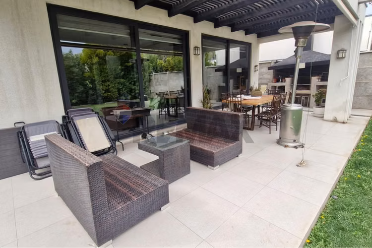 Hermosa casa mediterránea a la venta en chicureo - Imagen 24