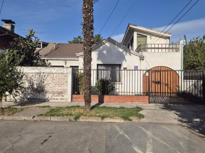 Casa AV MACUL CON RODRIGO DE ARAYA