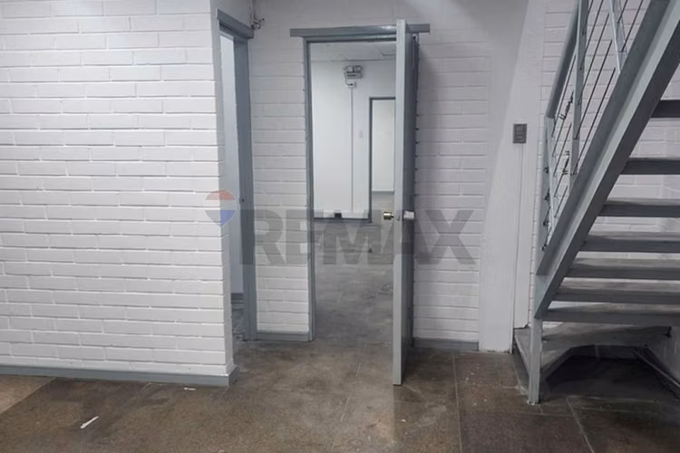 Arriende en la reina: oportunidad única comercial - Imagen 7